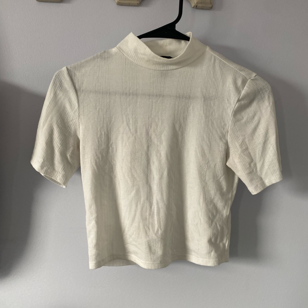Forever 21 cropped shirt